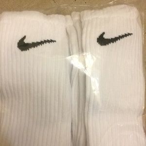 6 Pairs Nike Crew Socks